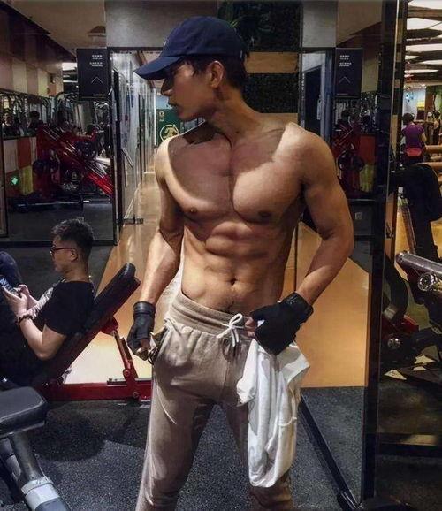 超帅男明星腹肌照,超帅男星健身风采大揭秘